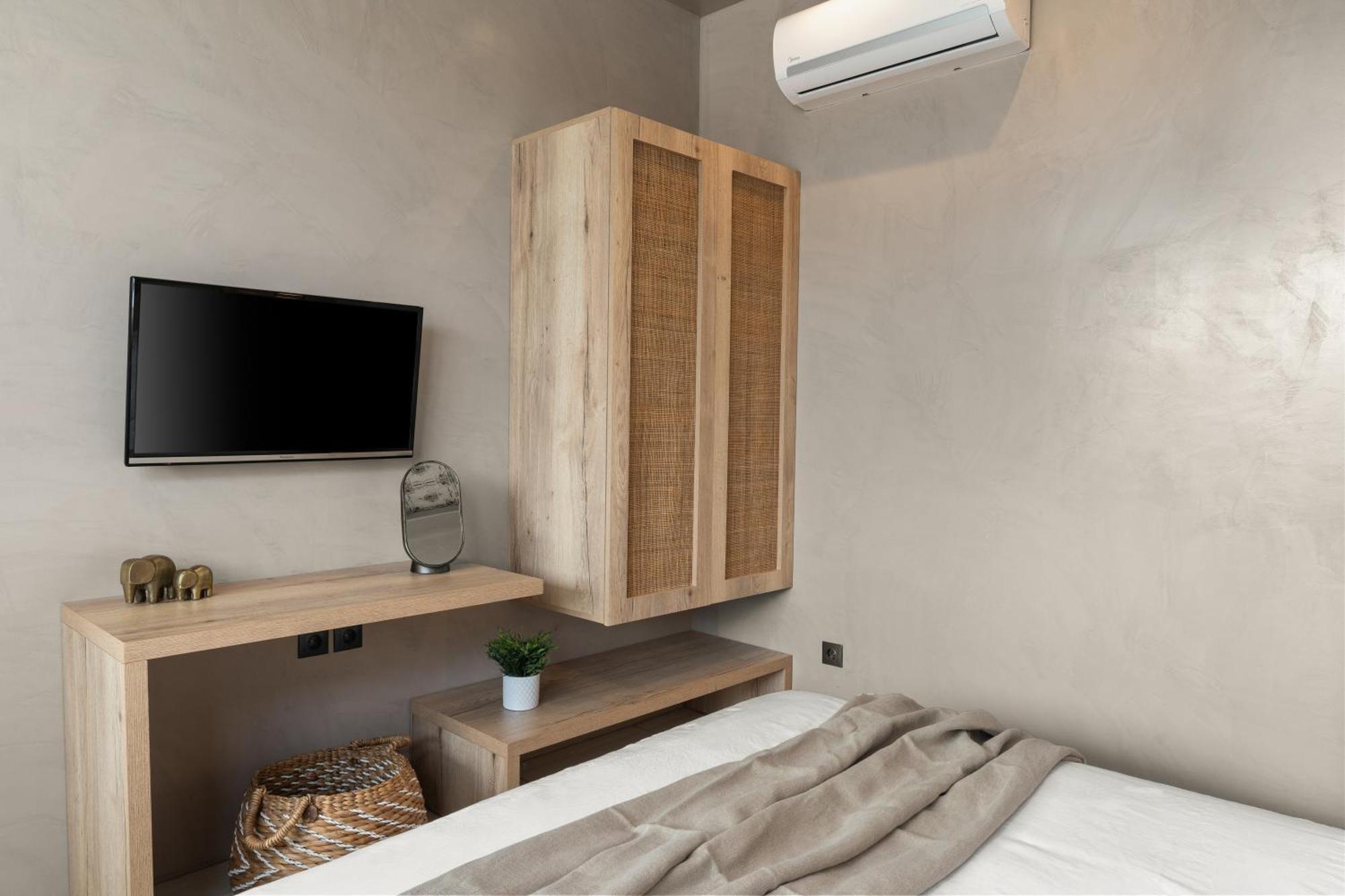 Acron & Apartment *